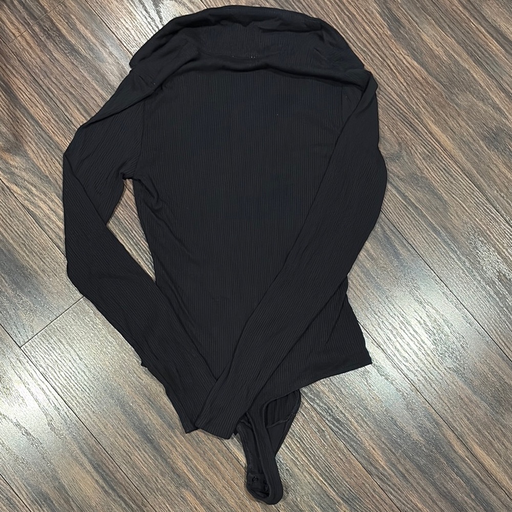 Black Long Sleeve Bodysuit by Wilfred - size small - Picture 4 of 4